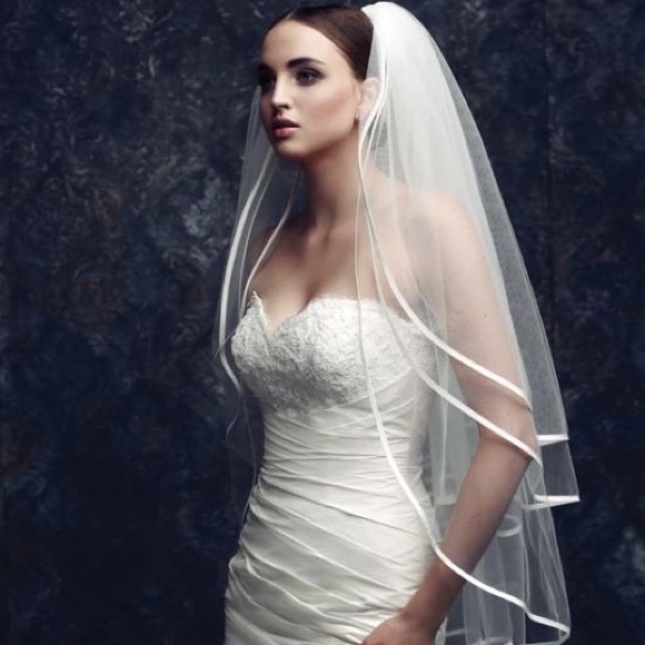 Gorgeous 3 Layer Tulle Wedding Veil with ribbon edge - Picture 1 of 1